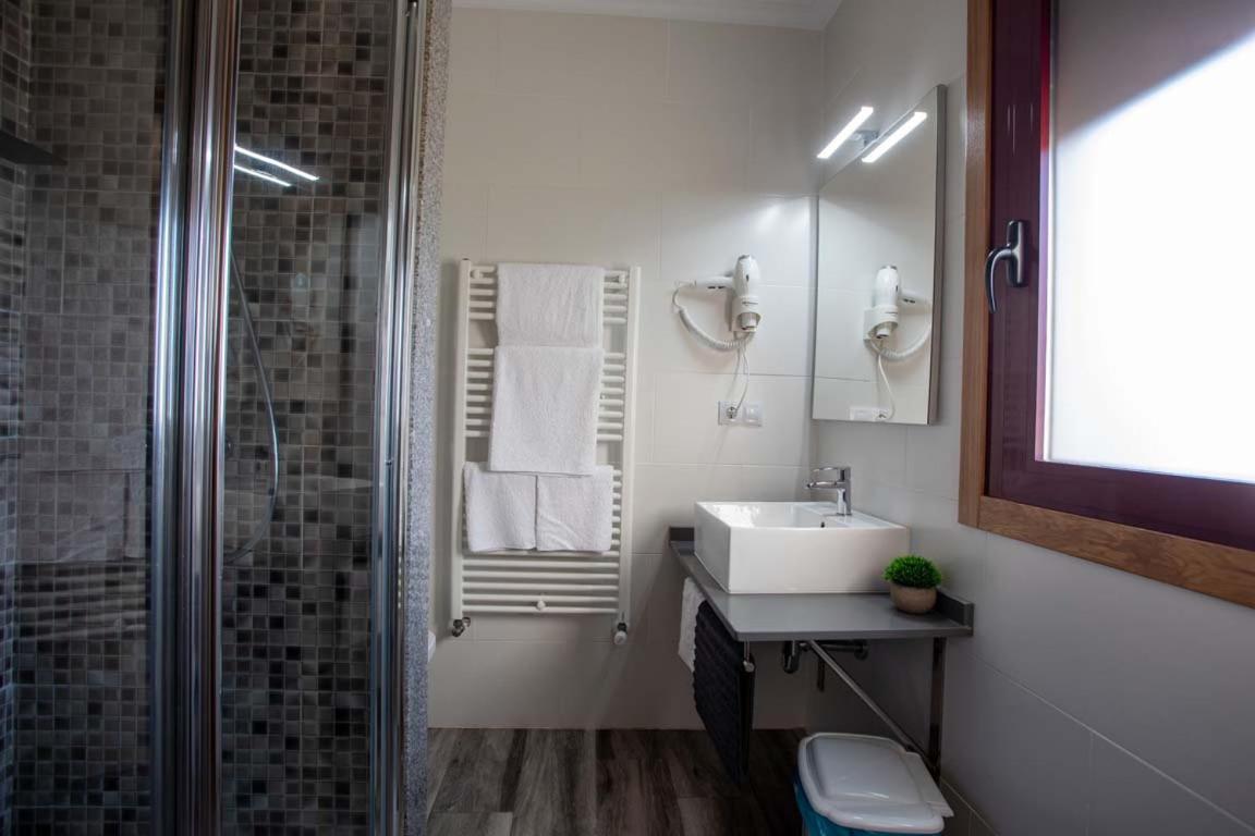 Pension Casa Antonio Pantón Екстериор снимка