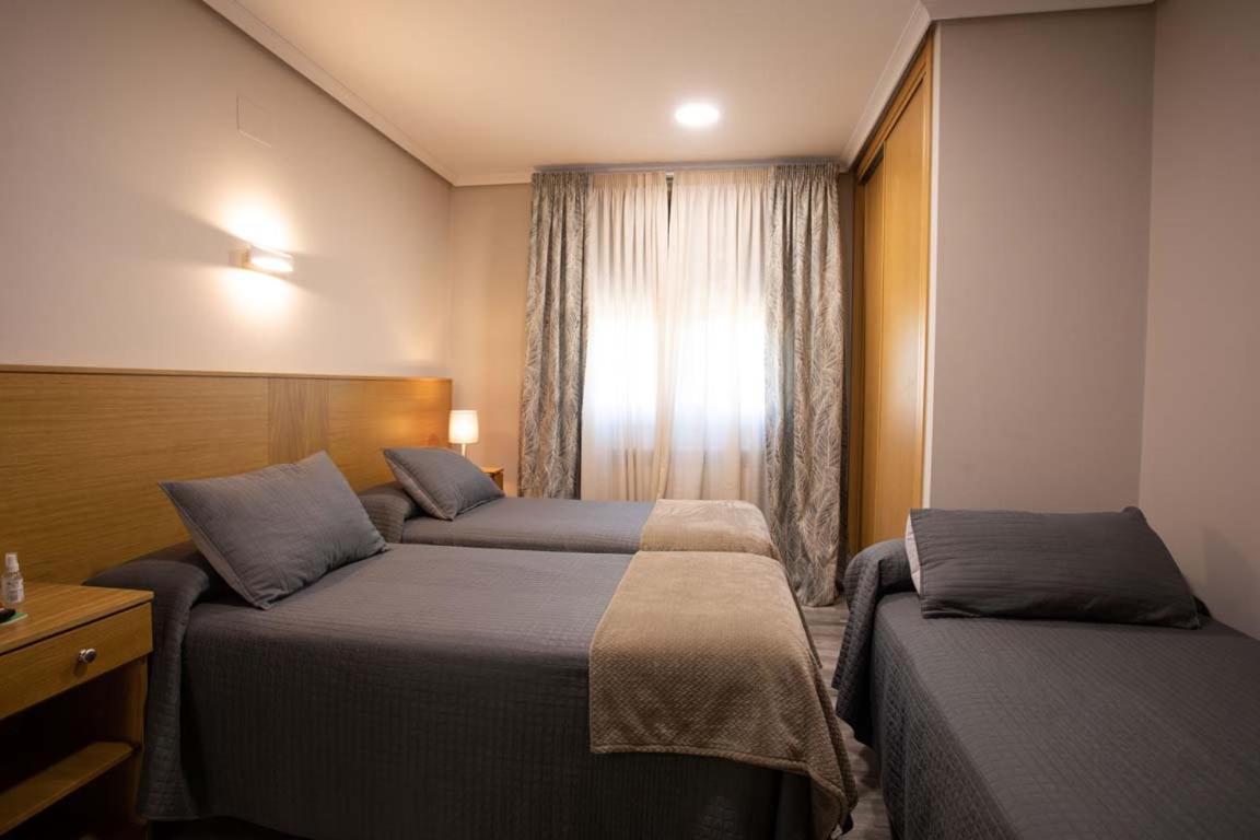 Pension Casa Antonio Pantón Екстериор снимка