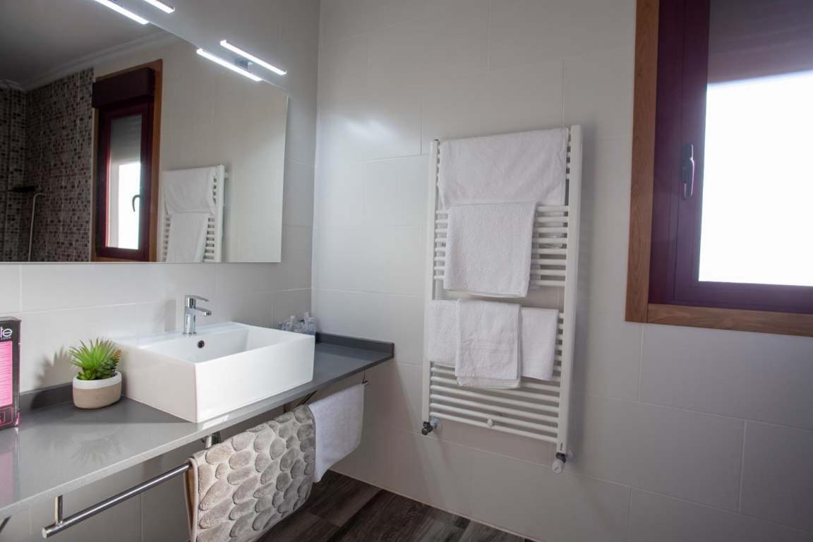 Pension Casa Antonio Pantón Екстериор снимка