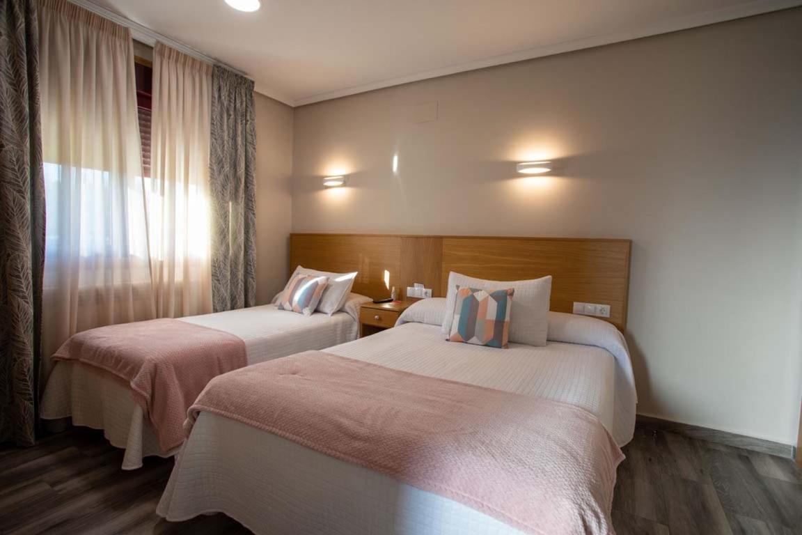 Pension Casa Antonio Pantón Екстериор снимка